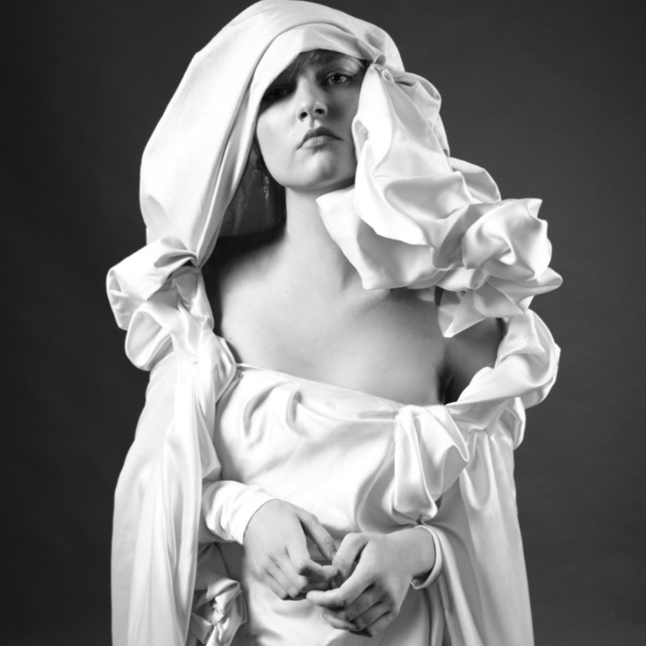 Vestis VI